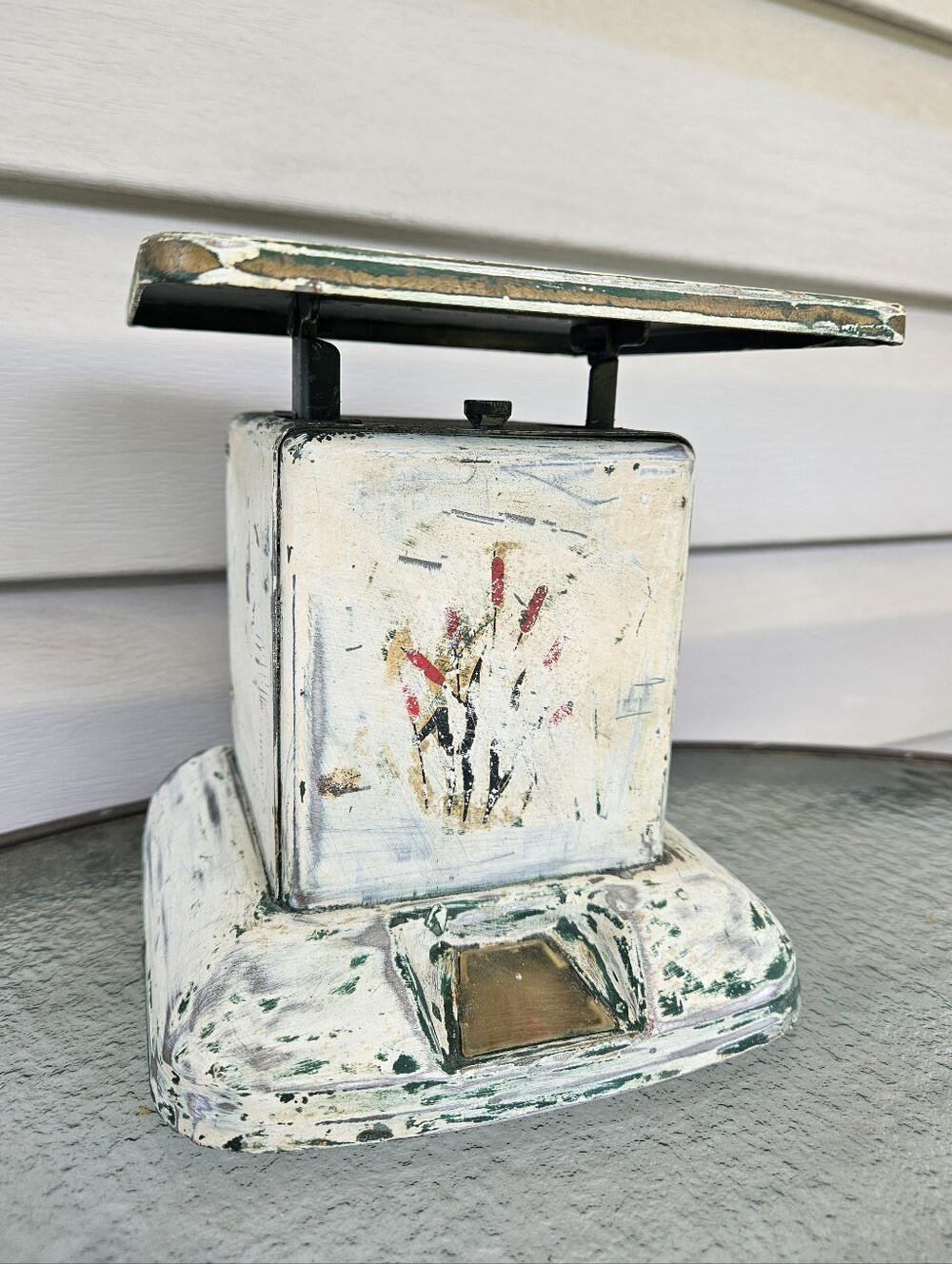 Vintage Chippy Maid Of Honor Kitchen Scale